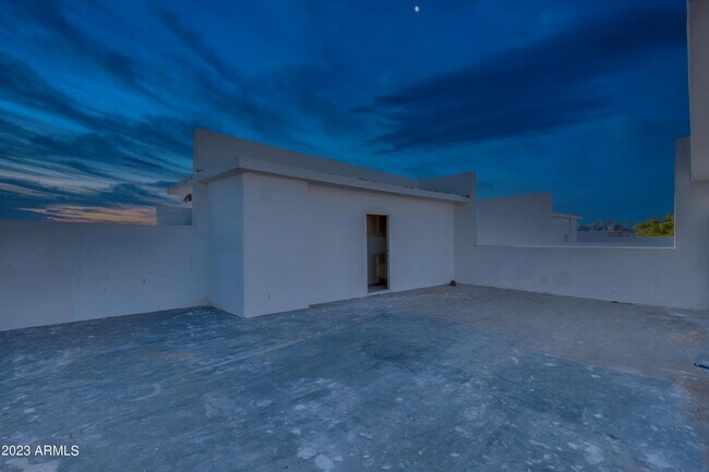 Photo - 830 S Farmer Ave Townhome