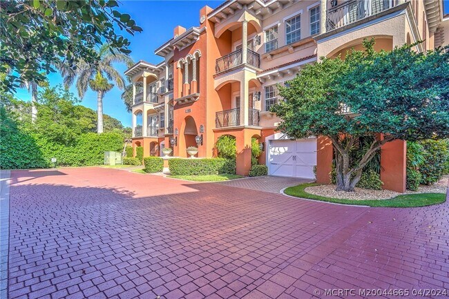 Photo - 1528 NE Outrigger Landings Dr Unit 208
