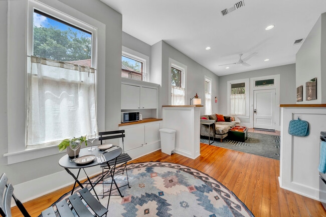 Photo - 210 Sadie St