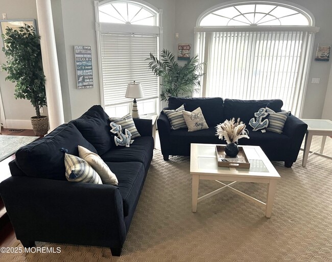 Photo - 1618 Beacon Ln