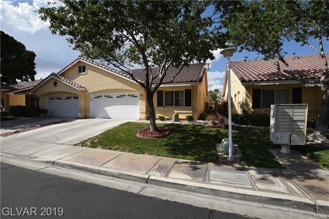 Building Photo - Single Story Townhome in Mountain Gate Community COMING SOON!