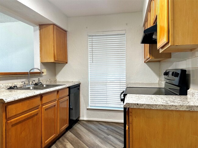 Building Photo - 4927 Adonis Dr