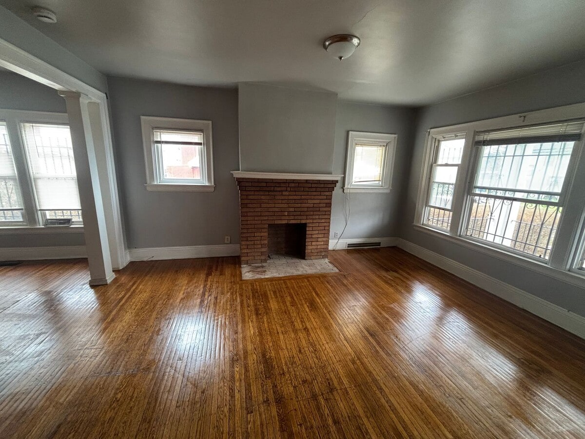 Photo - 172 Hedley Pl Unit LOWER