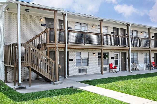 Photo - Oldham Square Apartments