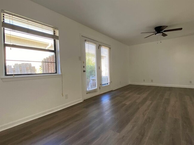 Photo - 5813 Signal Point