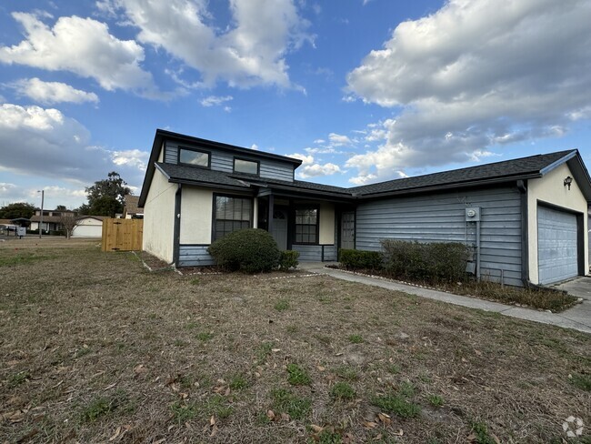 Building Photo - 1960 Hazel Nut Run E Rental