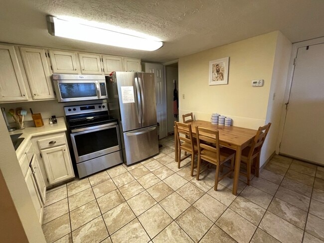 Photo - 1080 E 450 N