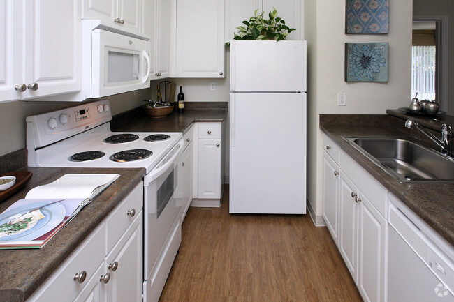 Spacious Kitchens - Heritage Village Rental