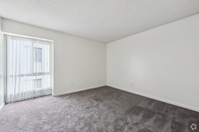 2HAB, 2BA - Park Victoria Apartments