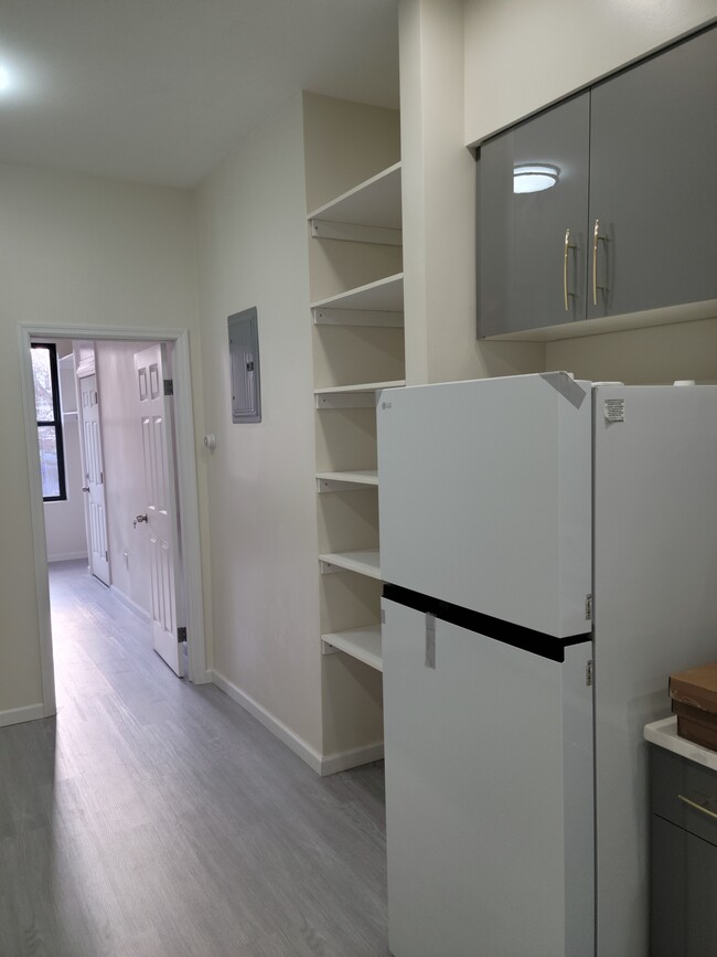 Photo - 781 Seneca Ave Unidad 2R