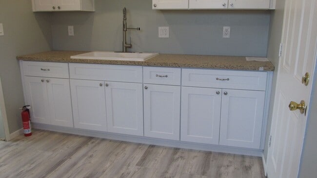 Photo - Quiet 2 bedroom back house