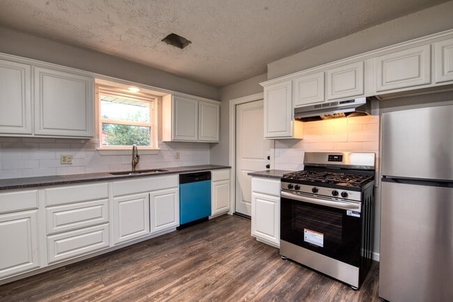 Photo - 2828 SW 83rd St