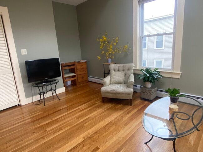 Photo - 258 Hampshire St Unit 3