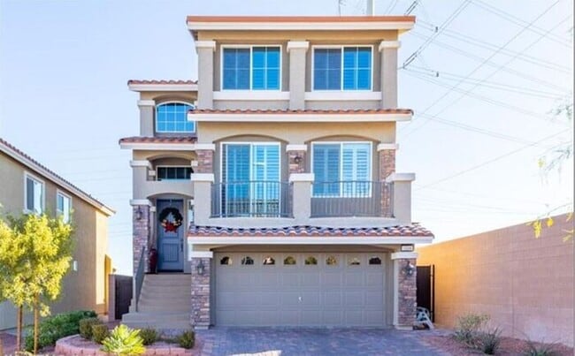 Building Photo - **COMING SOON 07/21/2025**Luxurious 3-Stor... Rental