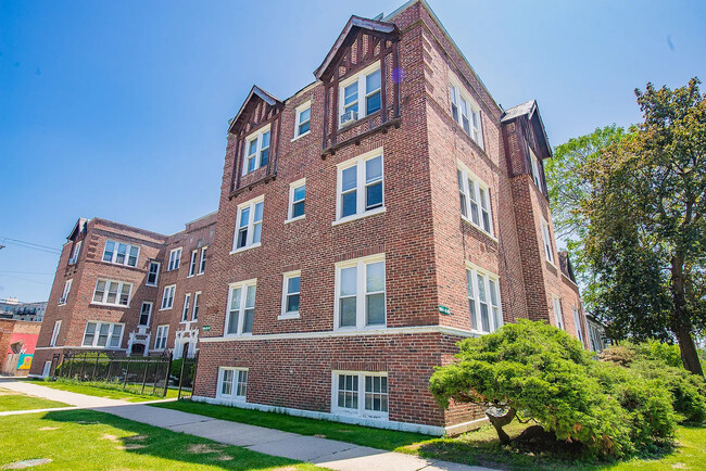 Building Photo - 6848 32nd St Unit 4