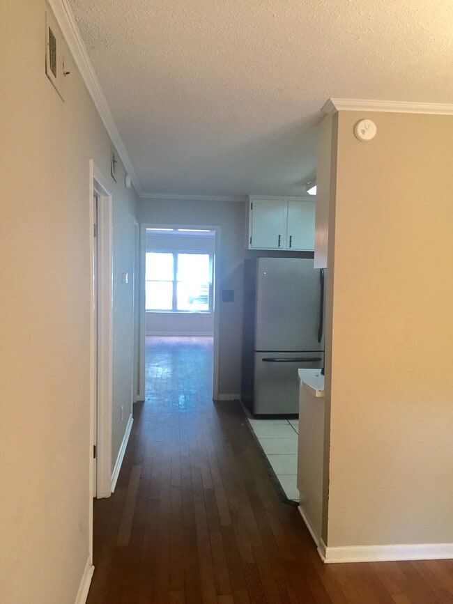 Photo - 733 E College Ave