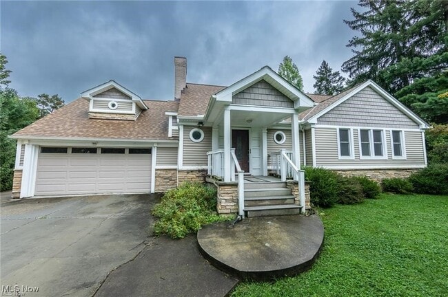 Building Photo - 9423 Highland Dr Rental