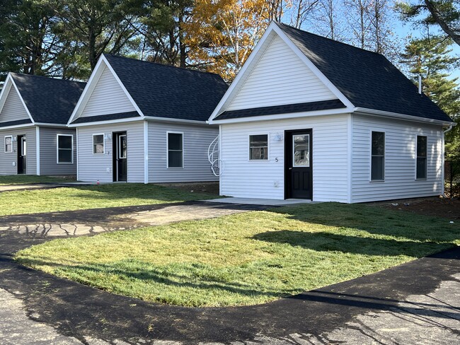 Building Photo - Randall Park Rental