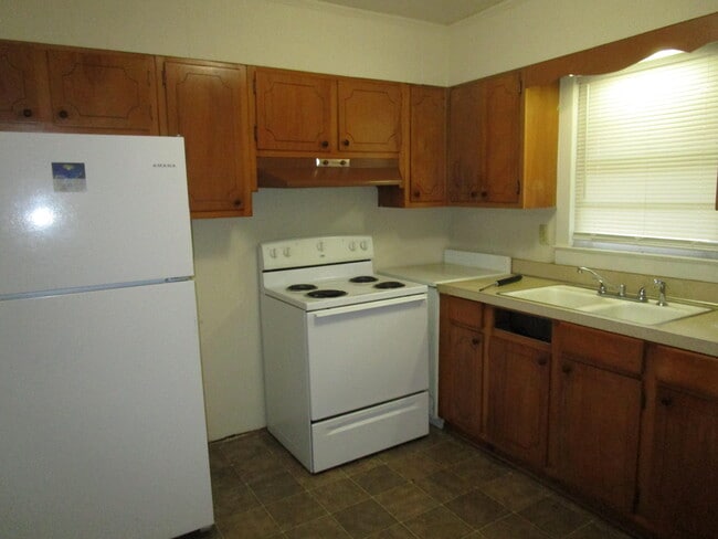 Photo - 211 W Hampton Ave