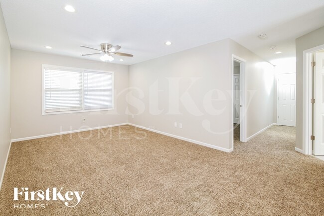 Photo - 15211 Maple St