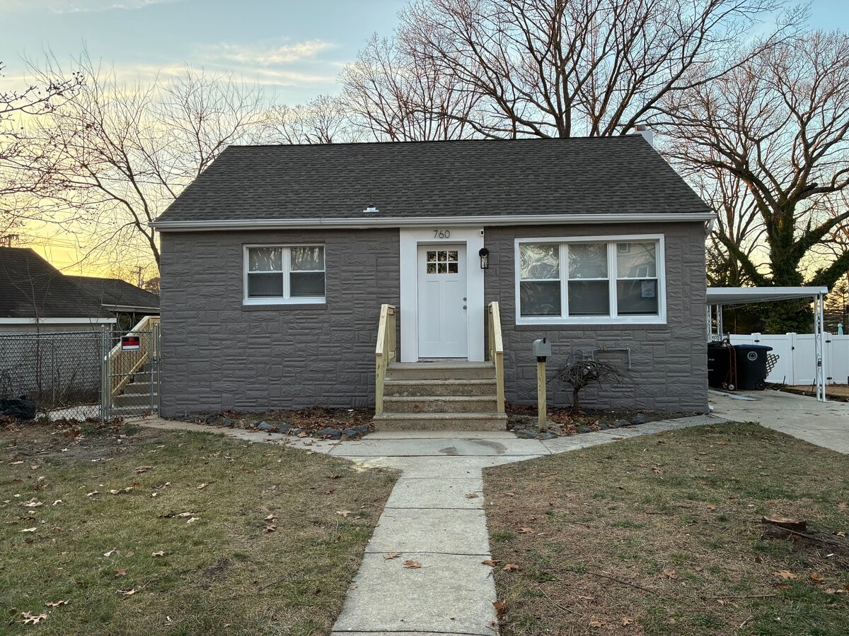 Photo - 760 Ashbourne Ave