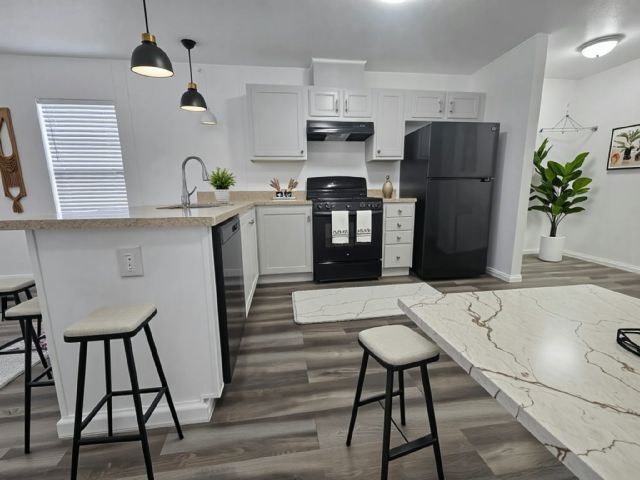 Photo - 3401 N Walnut Rd