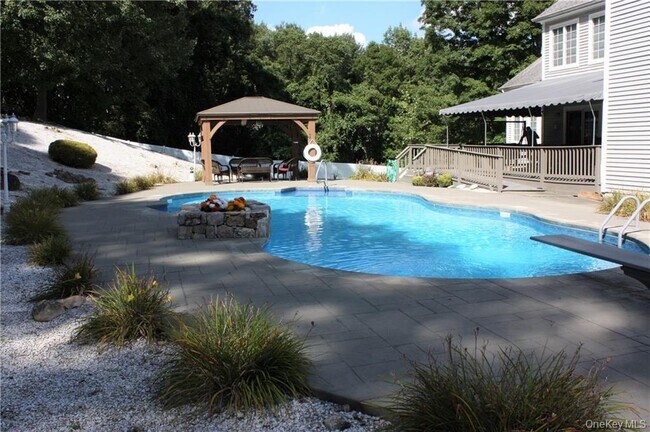 Photo - 17 Waring Dr