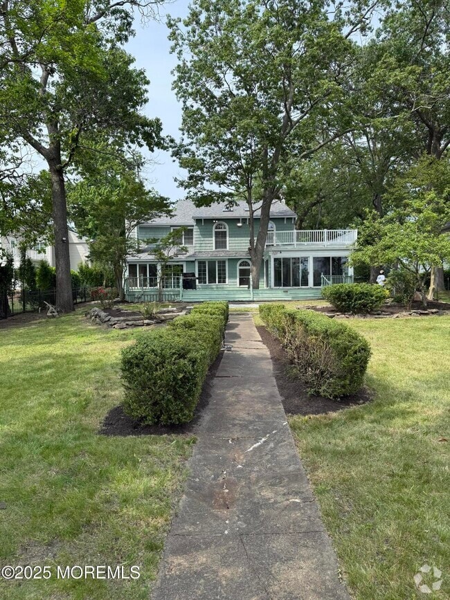 Building Photo - 3 Interlaken Dr Rental