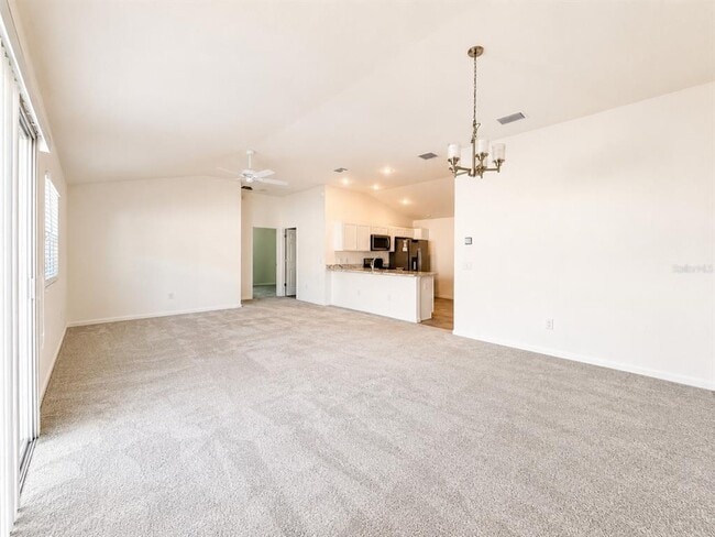 Photo - 2452 Soper St