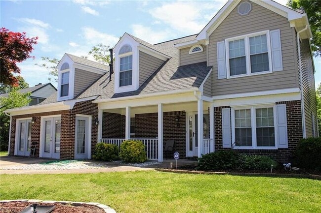 Photo - 1585 Devon Way House