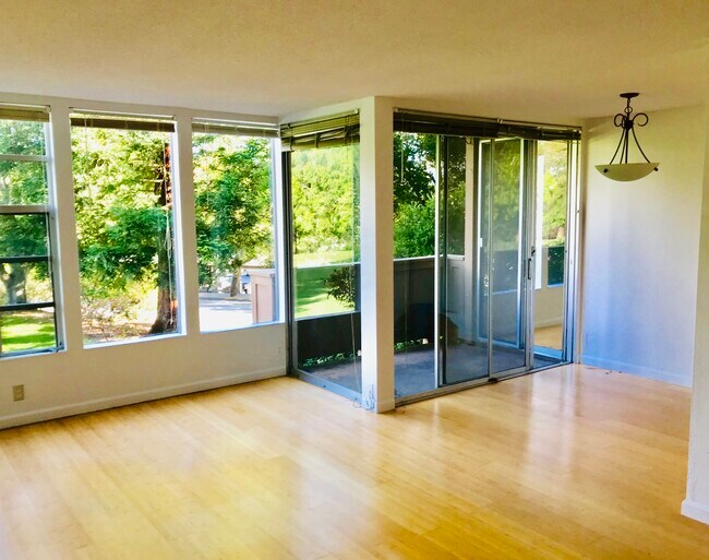 Photo - 5343 Broadway Ter Unit 206