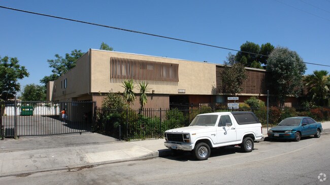 Photo - Fulton, 6930