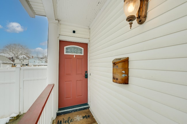 Photo - 1090 Michigan Ave