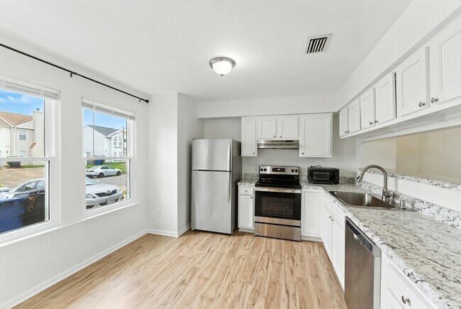 Photo - 1323 Longlac Rd