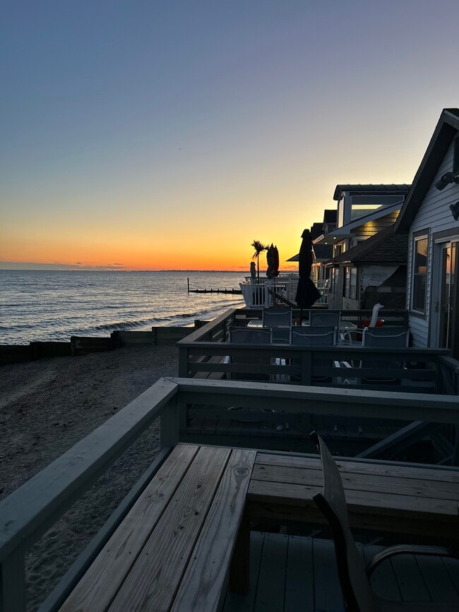 Building Photo - 25 Shoreline Dr Rental