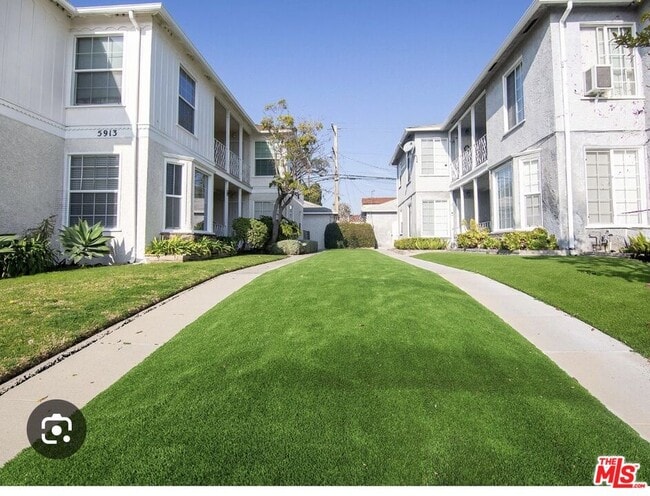 Photo - 5913 Overhill Dr Unidad #2