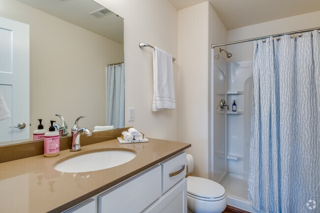 2 BR, 2 BA - 1,144SF