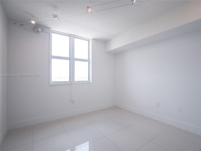 Photo - 117 NW 42nd Ave Unidad 912