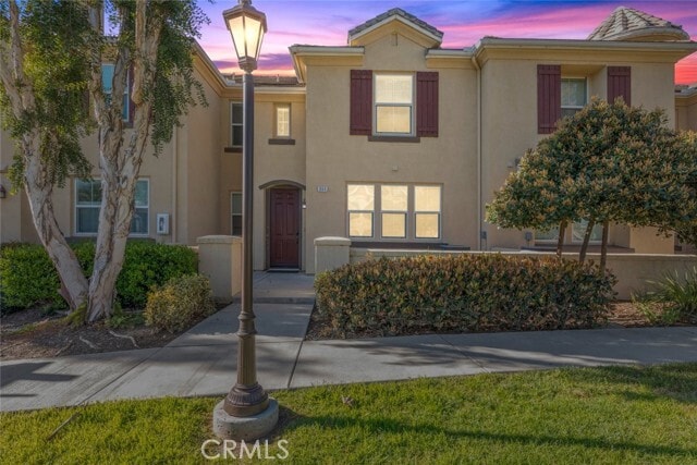 Building Photo - 1800 E Lakeshore Dr