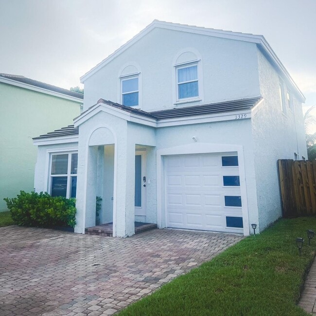 Photo - 3329 Apache Ln