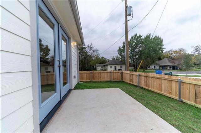 Photo - 800 N Throckmorton St Townhome