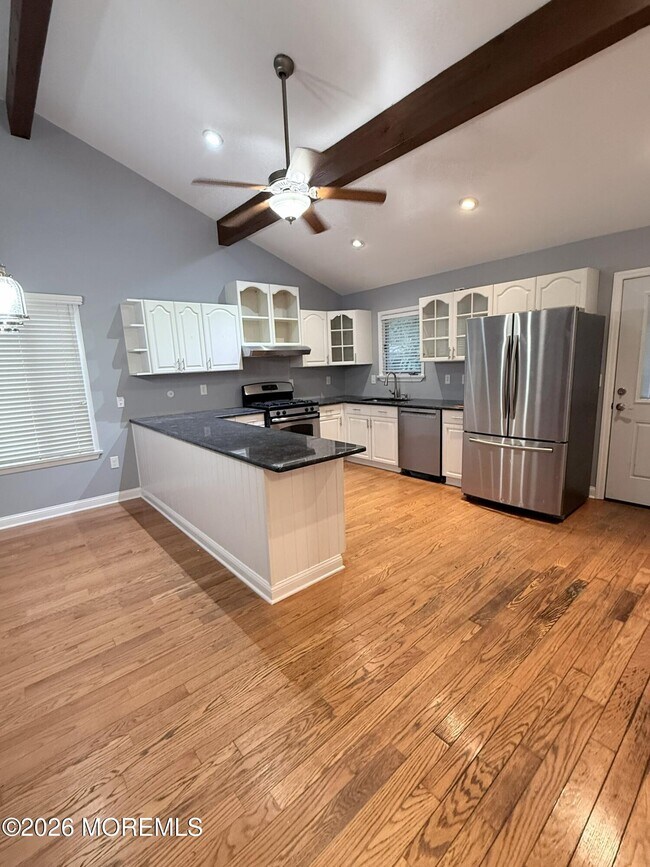 406 Cedar Dr