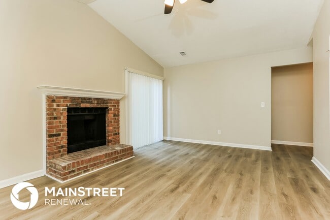 Photo - 1061 Brandon Hill Way