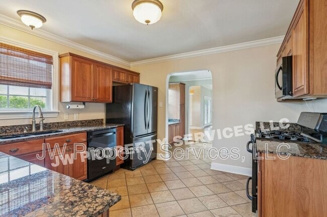 Photo - 3412 White St