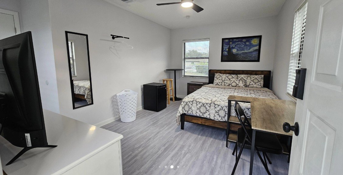 Photo - 10950 Fernando St
