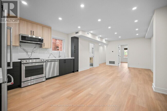 Photo - 412 Glenholme Ave