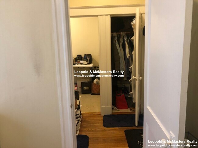 Photo - 64 Woodstock Ave Unit 9