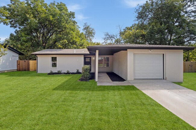 Building Photo - Lease Opportunity in Arlington! Rental