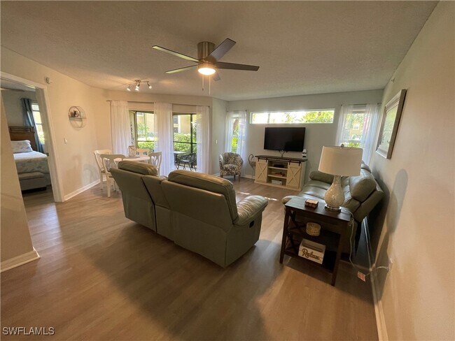 Photo - 8870 Colonnades Ct W Unidad 312