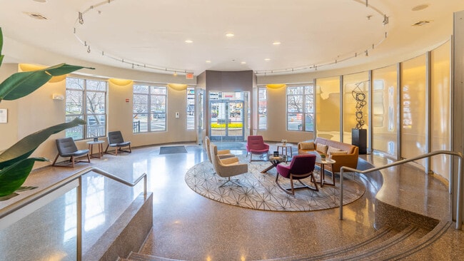 Lobby - Lofts 590